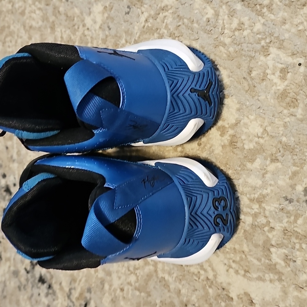 Jordan Stay Loyal Basketball Shoes - Picture 3 of 4
